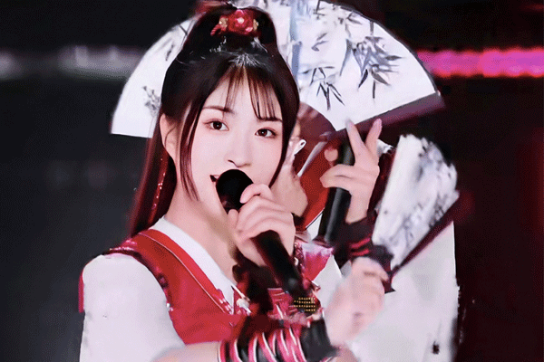 1、林嘉慧《创3》表演.gif